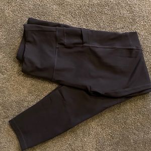 EUC Zyia Gray 7/8 Pocket LnT